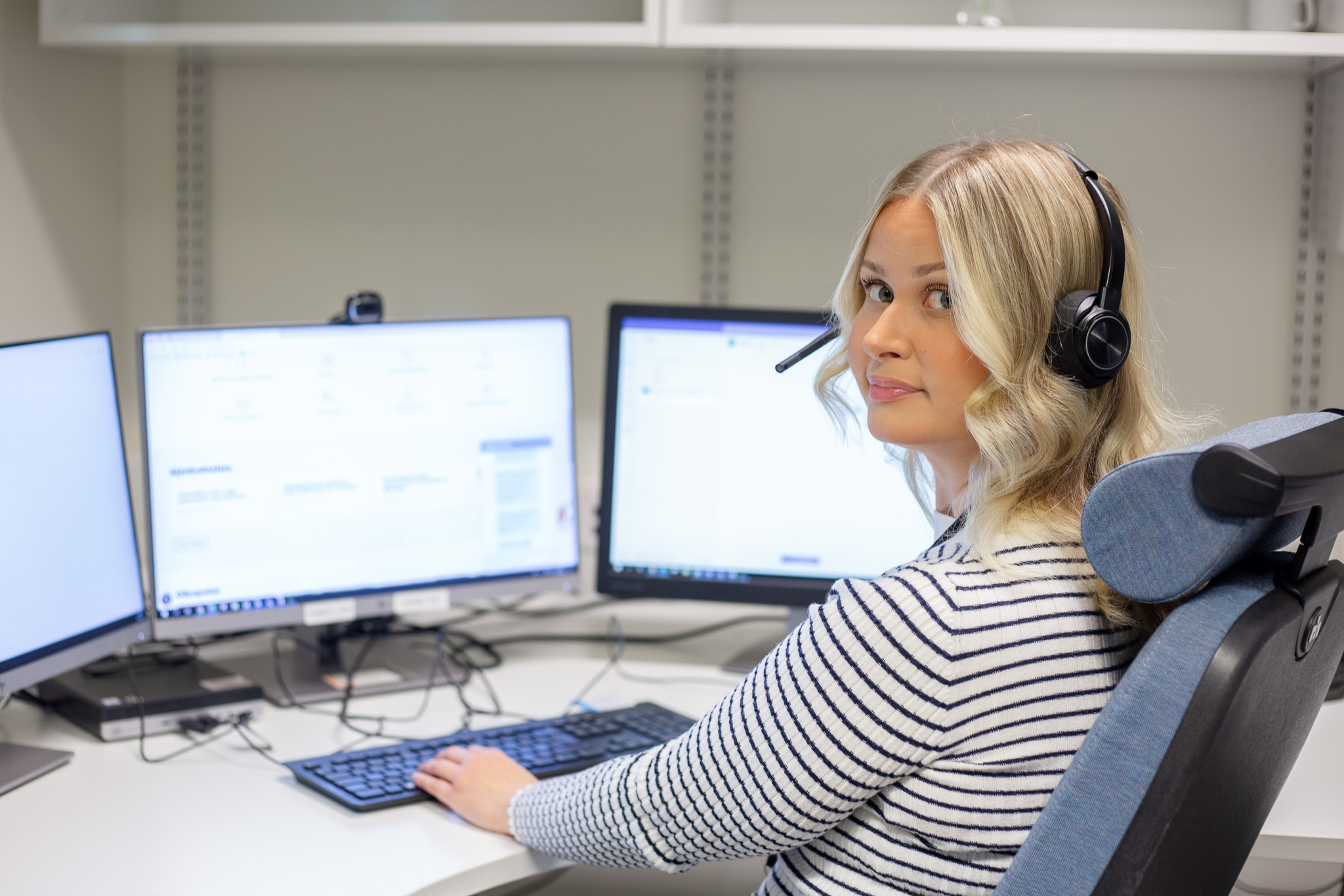 Anna Oravainen, chat-ammattilainen